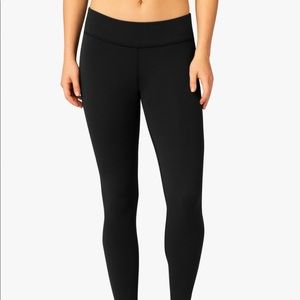 Beyond Yoga Black Leggings Size Small